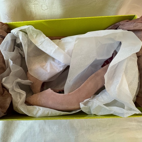 Elegant Pink Suede Women's Heels - Picture 7 of 12